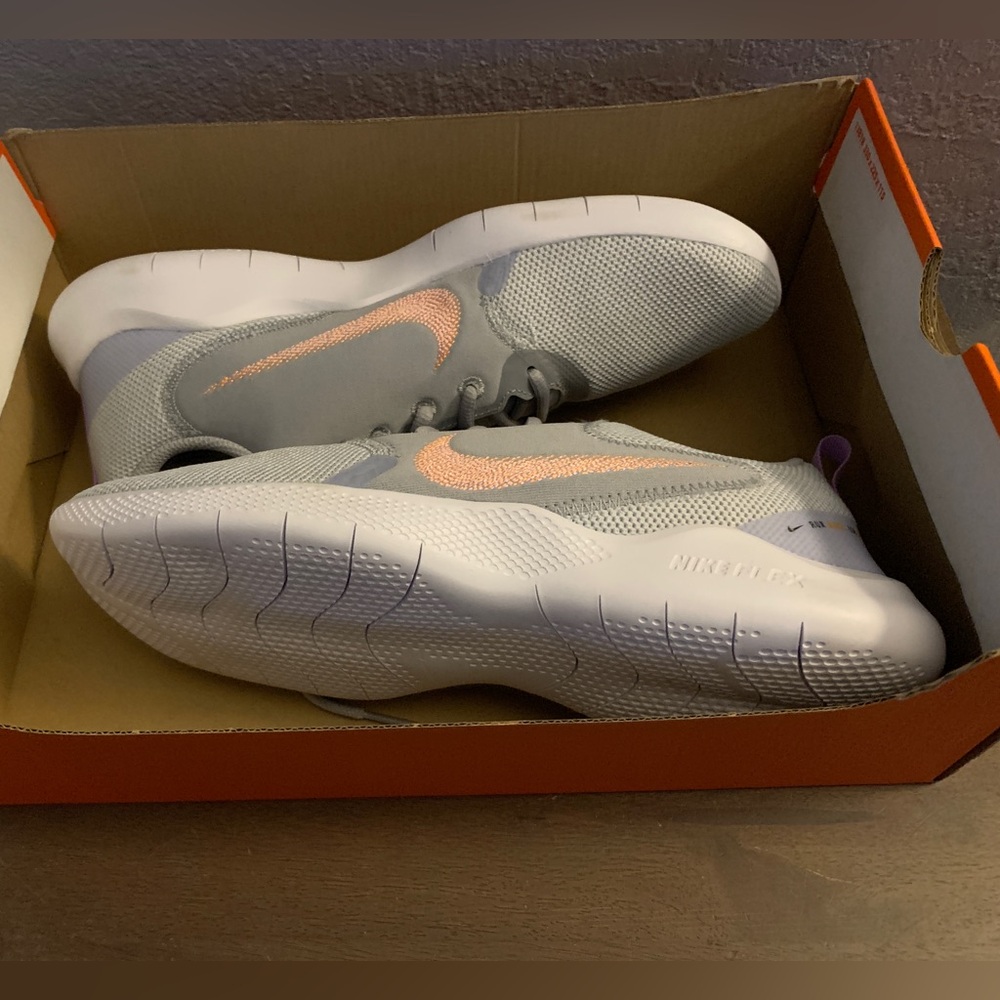 Nike Womens Flex Experience Run 10 Running Shoes sz 11 CI9964-005 Lt Gray/Lilac